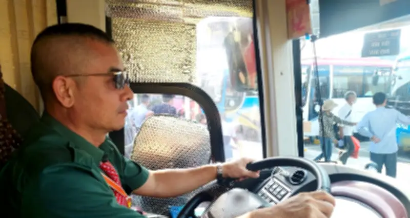 Thời hạn giấy phép lái xe và quy định tuổi nghỉ hưu cho tài xế