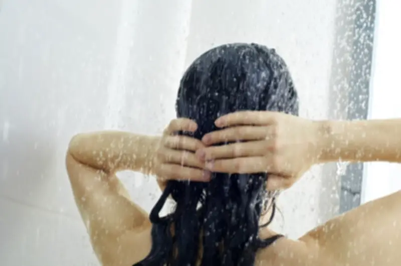 Thói quen rửa mặt sai cách khiến da lão hóa nhanh, nhiều chị em mắc phải