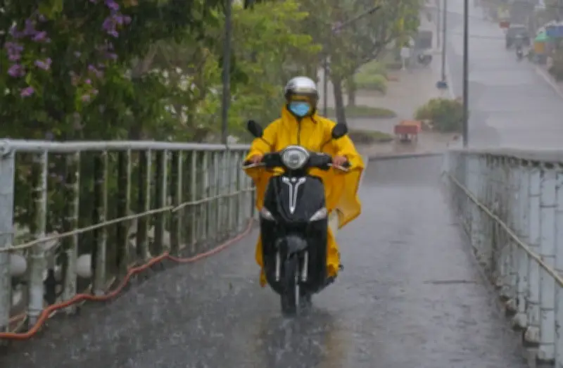 Thời tiết ngày 24/4: Trung Bộ mưa to diện rộng, có nơi trên 80mm