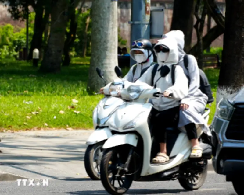 Thời tiết ngày 9/4: Nắng nóng bao phủ cả ba miền, có nơi trên 40 độ C