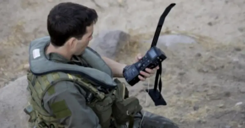 Thiết bị CSEL: 'Vị cứu tinh' nhỏ gọn giúp phi công Mỹ thoát hiểm trên lãnh thổ Iran