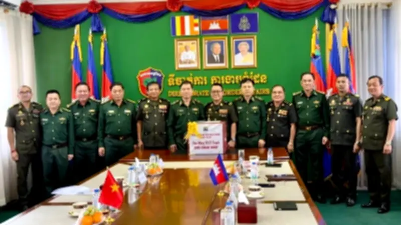 Thiếu tướng Trần Ngọc Hữu thăm, chúc Tết và tăng cường hợp tác với Campuchia