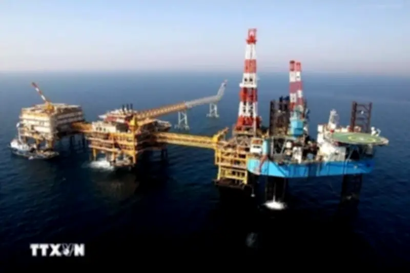 Thêm một cơ sở hóa dầu của Iran bị nhắm mục tiêu, căng thẳng leo thang