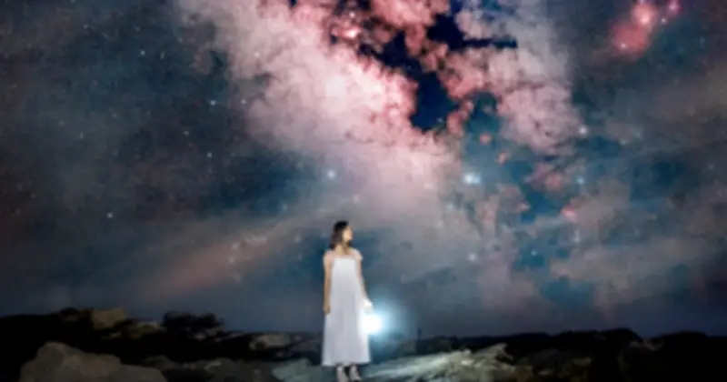 Tháng 4 Rực Rỡ: Mưa Sao Băng Lyrids, Trăng Hồng Và Hai Sao Chổi Ghé Thăm