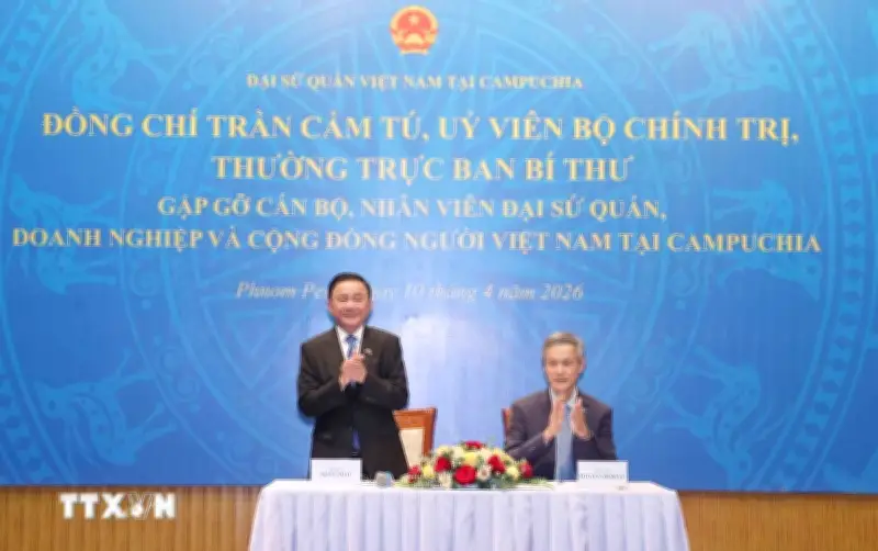 Thường trực Ban Bí thư gặp gỡ cộng đồng doanh nghiệp Việt tại Campuchia