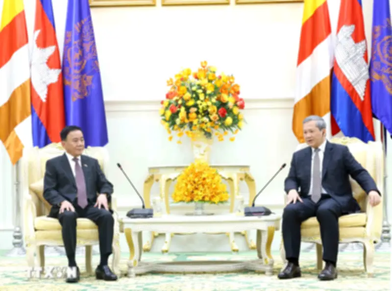 Thường trực Ban Bí thư Trần Cẩm Tú hội kiến Thủ tướng Campuchia Hun Manet