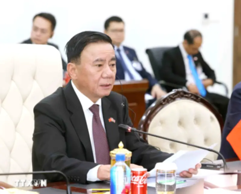 Thường trực Ban Bí thư Trần Cẩm Tú hội đàm với Phó Chủ tịch Đảng Cộng sản Trung Quốc