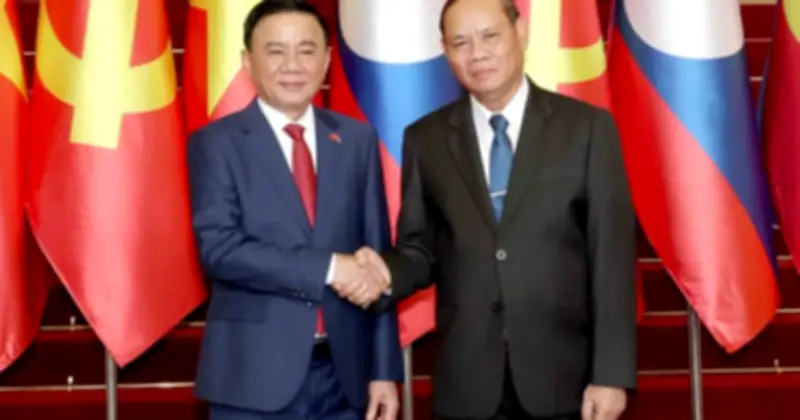 Thường trực Ban Bí thư Trần Cẩm Tú thăm chính thức Lào trong dịp Tết Bunpimay