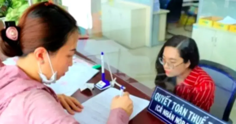 Thu nhập nhỏ, tiền phạt lớn: Nhiều người bất ngờ nhận biên bản xử phạt chậm nộp tờ khai thuế