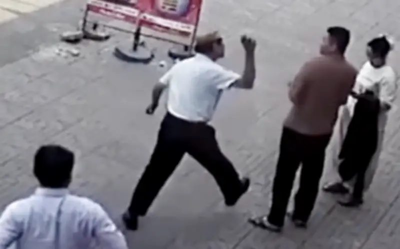 Tài xế taxi dùng gạch tấn công hành khách ở Nghệ An, nạn nhân nhập viện