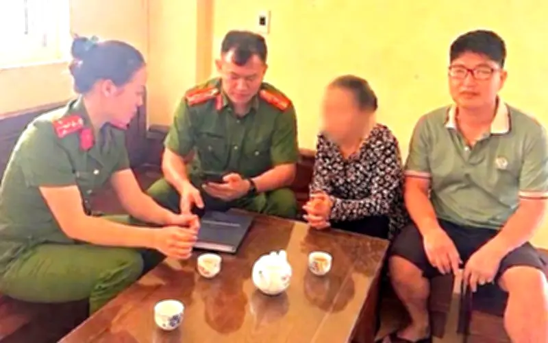 Tài xế taxi nhanh trí phá tan chiêu lừa đảo tình cảm qua mạng xã hội