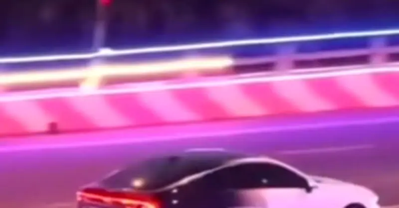 Tài xế trẻ bị phạt gần 77 triệu đồng vì ô tô 'nẹt pô phun lửa' ở Đắk Lắk