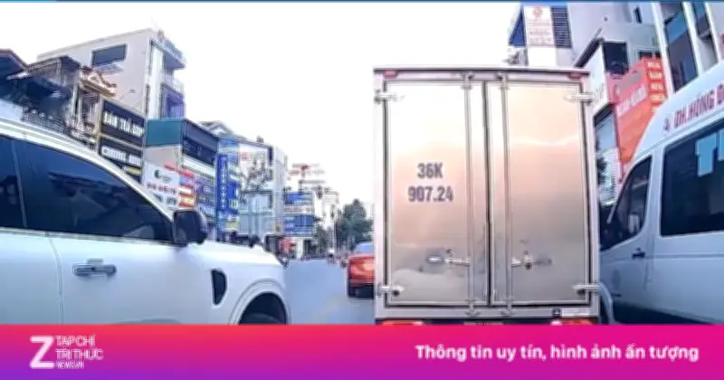 Tài xế xe 7 chỗ ở Thanh Hóa vượt ẩu, chèn ép bị phạt hơn 50 triệu đồng