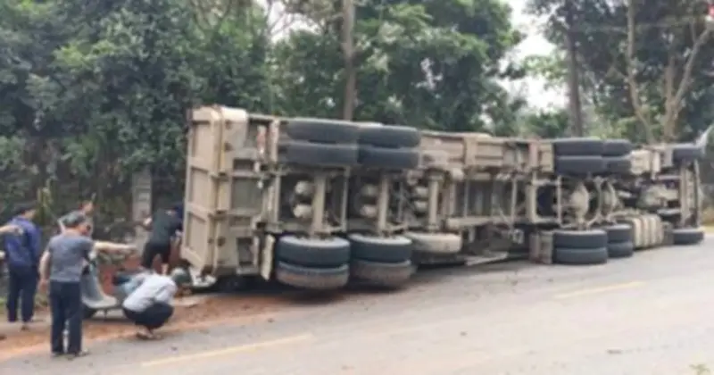 Tài xế xe đầu kéo bị khởi tố, bắt giam sau vụ tai nạn khiến 2 người tử vong tại Phú Thọ