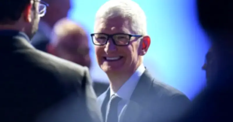 Tim Cook chính thức rời ghế CEO Apple, John Ternus tiếp quản từ tháng 9