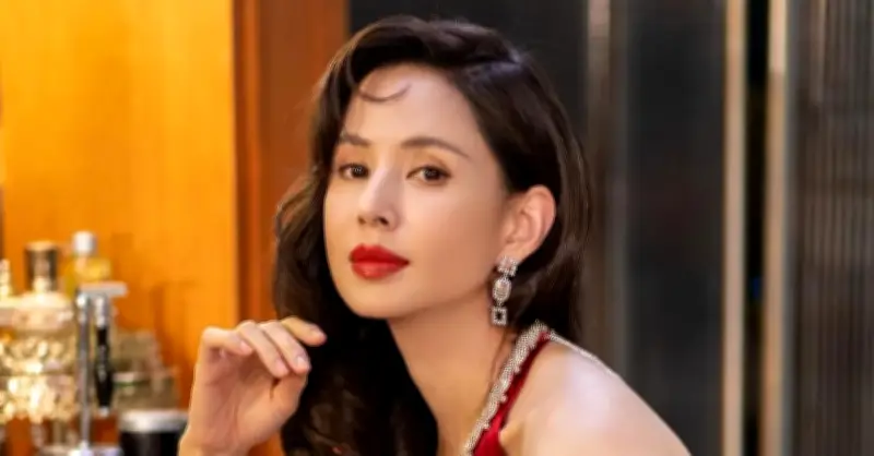 Tiểu Long Nữ Lý Nhược Đồng xin lỗi vì phát ngôn gây tranh cãi về sức khỏe