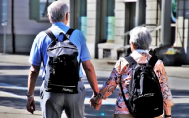 Tiêu sạch 19 tỷ để tận hưởng tuổi già, khi biến cố xảy ra vợ chồng tôi chỉ biết khóc gọi con