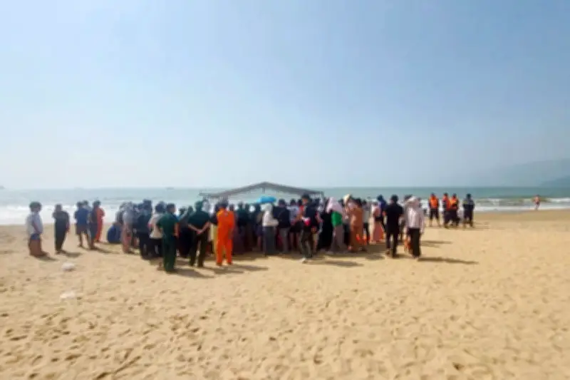 Tìm thấy nam sinh trường chuyên sau gần 2 ngày mất tích khi tắm biển