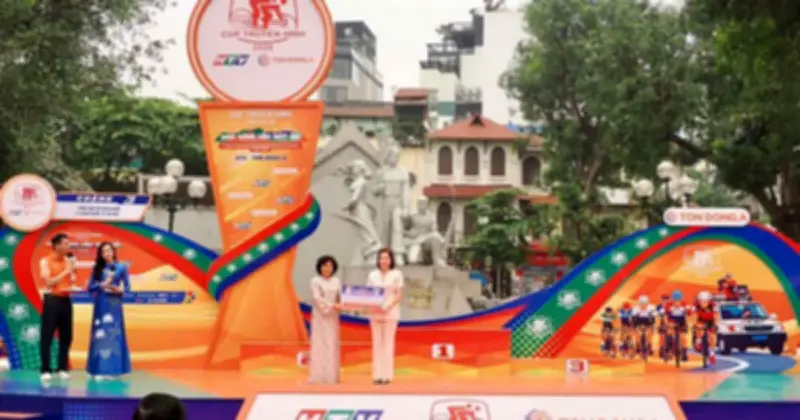 Tôn Đông Á trao 250 triệu đồng thiện nguyện tại Cúp xe đạp truyền hình TP.HCM