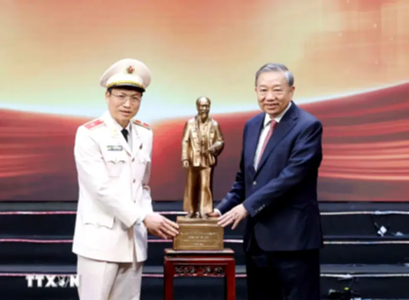 Tổng Bí thư, Chủ tịch nước dự lễ kỷ niệm 80 năm Ngày truyền thống lực lượng tham mưu Công an nhân dân