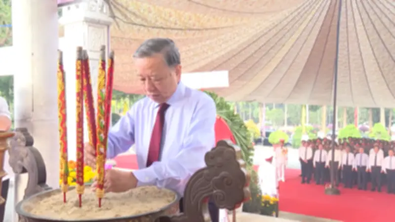 Tổng Bí thư, Chủ tịch nước Tô Lâm dâng hương tại Nghĩa trang Liệt sĩ Tân Biên, Tây Ninh