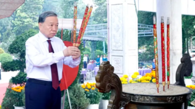 Tổng Bí thư, Chủ tịch nước Tô Lâm tưởng niệm các Anh hùng Liệt sĩ tại Tây Ninh