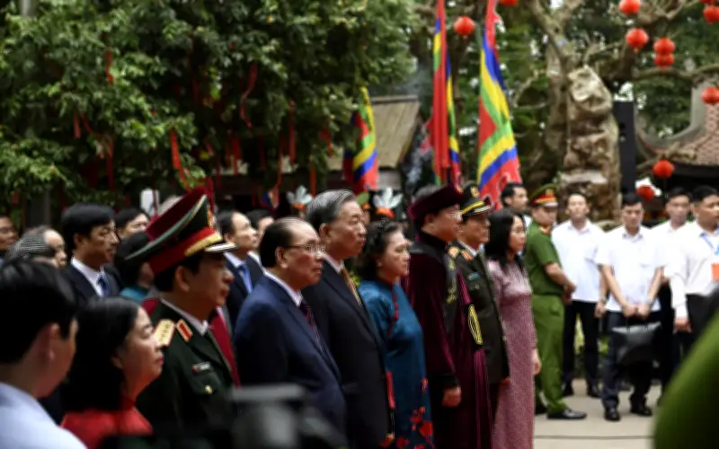 Tổng Bí thư Tô Lâm dâng hương tưởng nhớ các Vua Hùng tại Đền Hùng