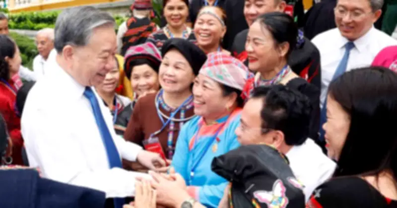 Tổng Bí thư Tô Lâm gặp gỡ các già làng, nghệ nhân nhân ngày Văn hóa các dân tộc Việt Nam