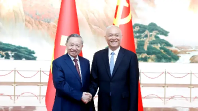 Tổng Bí thư Tô Lâm thăm Bảo tàng Đảng Cộng sản Trung Quốc, nhấn mạnh quan hệ Việt - Trung