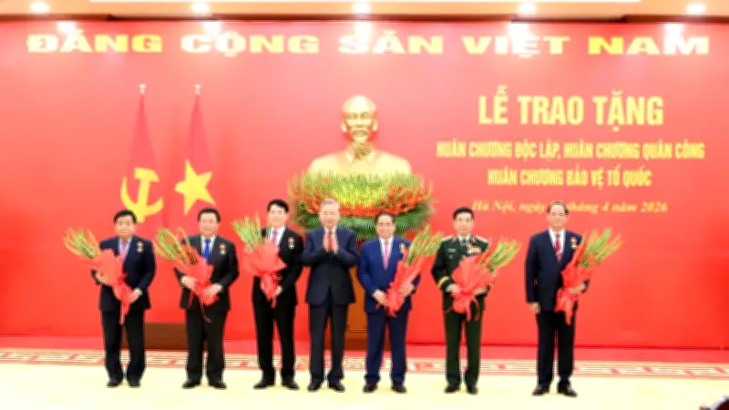 Tổng Bí thư Tô Lâm trao Huân chương cao quý cho các lãnh đạo Đảng, Nhà nước