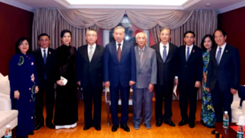 Tổng Bí thư Tô Lâm và Phu nhân gặp gỡ thân nhân nhân sĩ hữu nghị Việt-Trung
