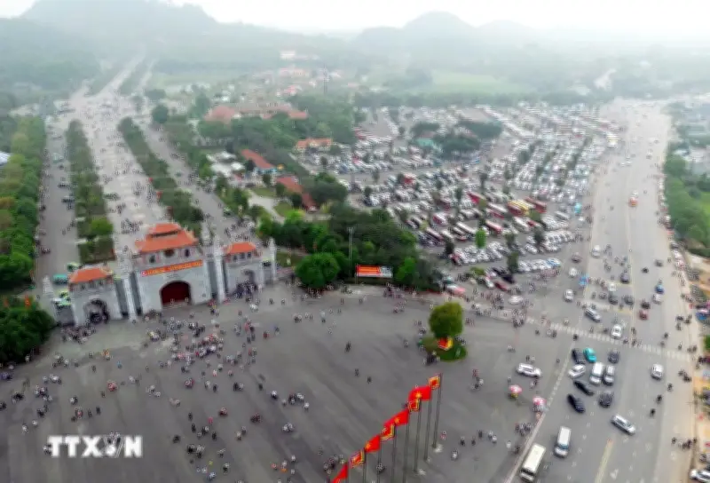 Tăng cường công tác vận tải, bảo đảm an toàn giao thông dịp Giỗ Tổ và 30/4