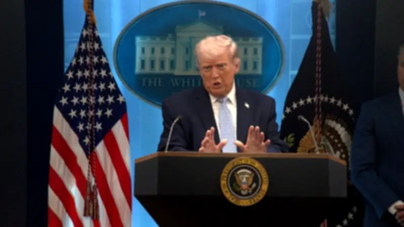 Tổng thống Trump duy trì lực lượng quân sự Mỹ tại Iran, cảnh báo khả năng tái chiến