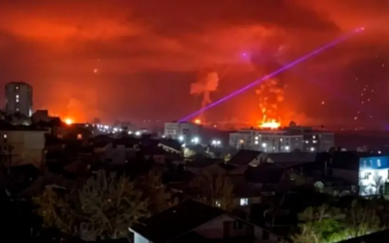 Tổng thống Zelensky đề xuất ngừng bắn song phương về năng lượng, Ukraine tấn công cảng dầu Nga