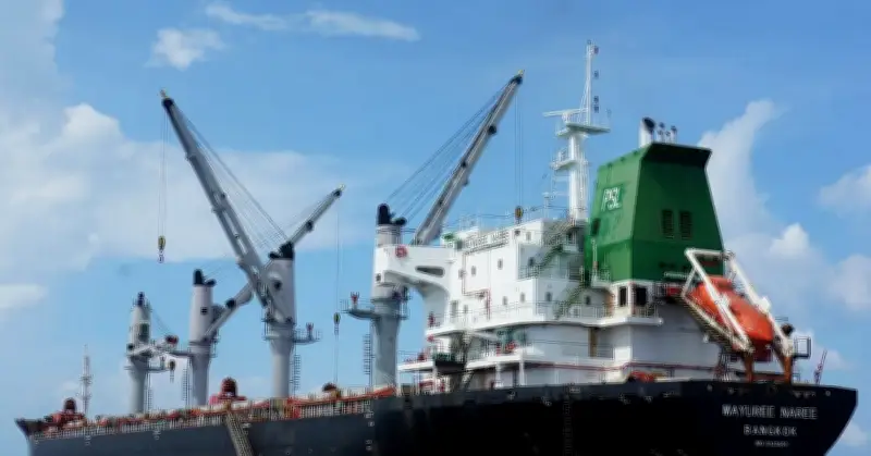 Tình Hình Eo Biển Hormuz Sau Khi Mỹ - Iran Ngừng Bắn: Giao Thông Hàng Hải Dần Ổn Định