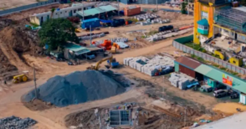 TP.HCM: Khan hiếm vật liệu xây dựng đẩy giá tăng, nhiều dự án trọng điểm thi công cầm chừng