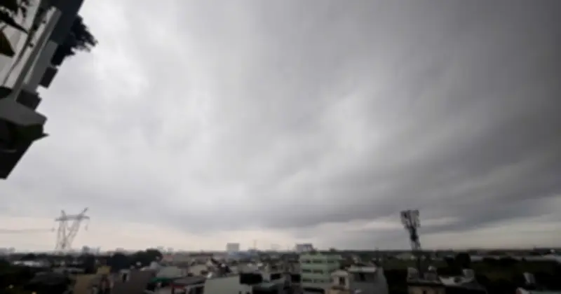 TP.HCM đón mưa trái mùa sáng sớm, cảnh báo nắng nóng gay gắt quay lại tuần sau