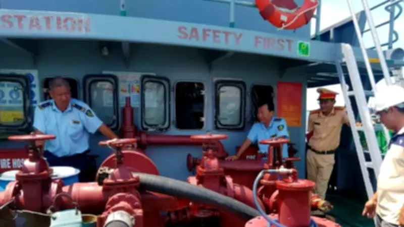 TP.HCM Phát Hiện Hai Tàu Chứa Hơn 10.000 Lít Dầu DO Không Giấy Tờ