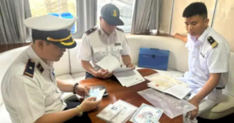 TP.HCM tăng cường kiểm tra an toàn giao thông đường thủy dịp lễ lớn