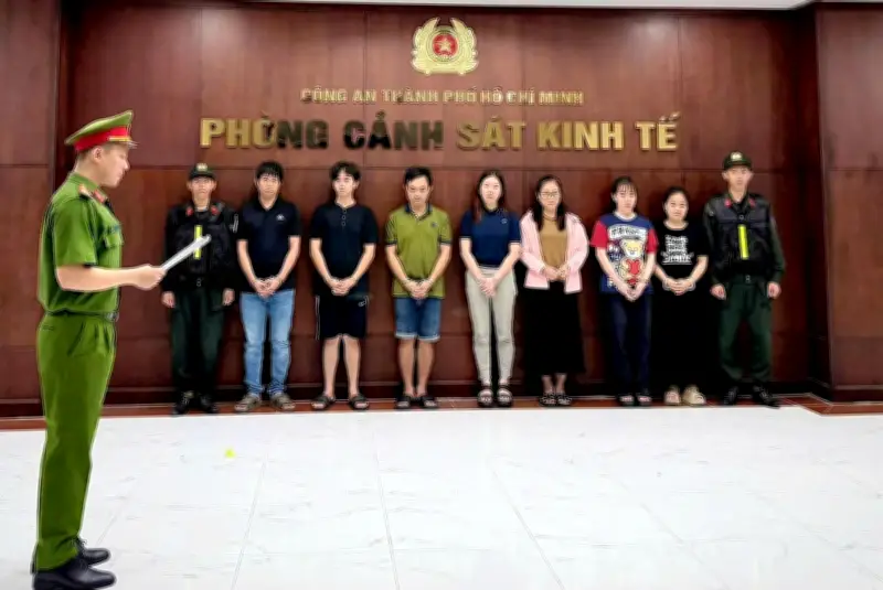 TP.HCM triệt phá đường dây đổ trái phép hơn 20.000 tấn chất thải nguy hại