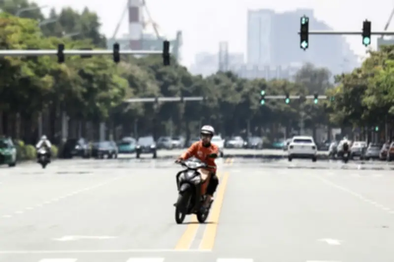 TP.HCM và Nam Bộ tiếp tục nắng nóng kéo dài, nhiệt độ cao nhất 37 độ C