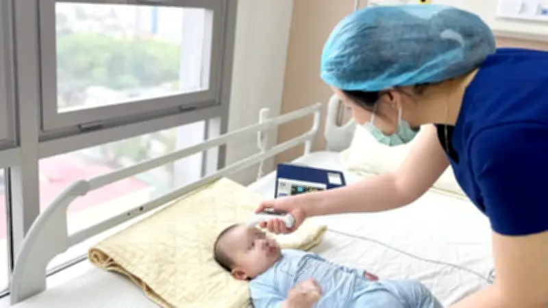Trẻ dưới 5 tuổi đối mặt nguy cơ cao mắc bệnh tay-chân-miệng với biến chứng nguy hiểm