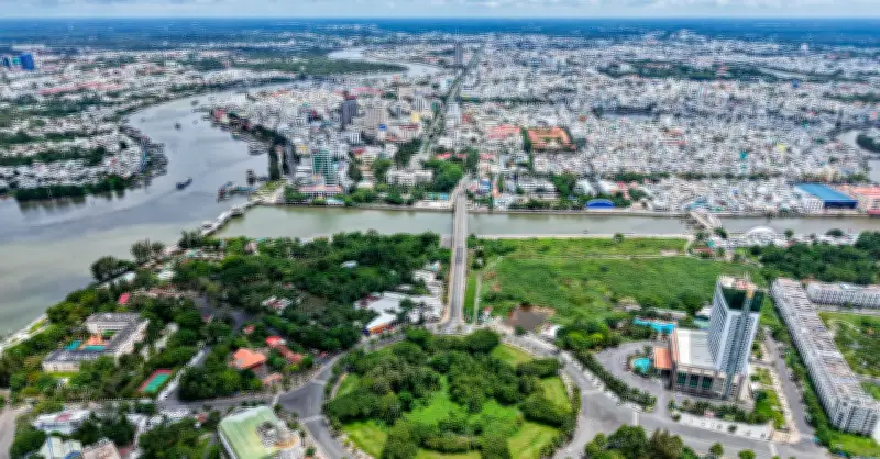 Tranh chấp đất đai kéo dài: Người phụ nữ bán đất giá 11 chỉ vàng đòi lại sau 27 năm