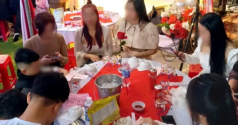 Tranh cãi quan điểm không đi đám cưới, không gửi tiền mừng với người lâu không gặp