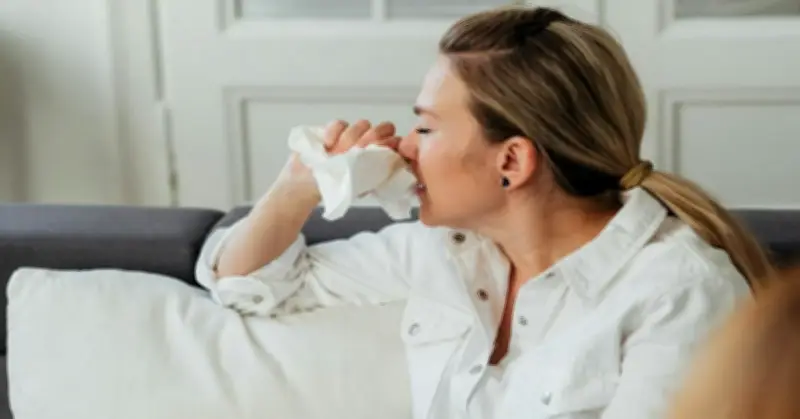 Tranh tiền phúng điếu, anh em khóc oà khi đọc mảnh giấy mẹ để lại lúc làm chứng