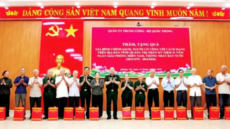 Tri ân anh hùng liệt sĩ, bồi dưỡng cán bộ và khánh thành nhà máy nhiệt điện