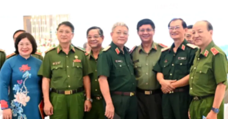Tri ân các thế hệ đóng góp cho ngày thống nhất đất nước
