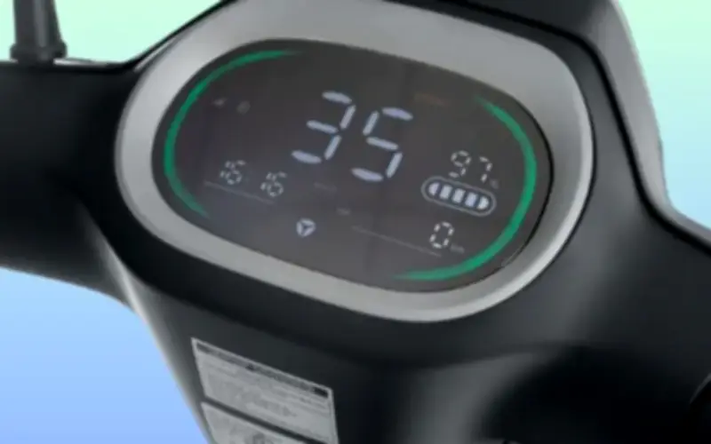 Trải Nghiệm Xe Máy Điện 27 Triệu: Thiết Kế Thời Trang, Pin LFP Đi 120km, Sạc Rẻ