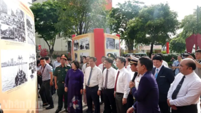 Triển lãm ảnh quốc gia 'Việt Nam - Một dải non sông' khai mạc tại TP.HCM