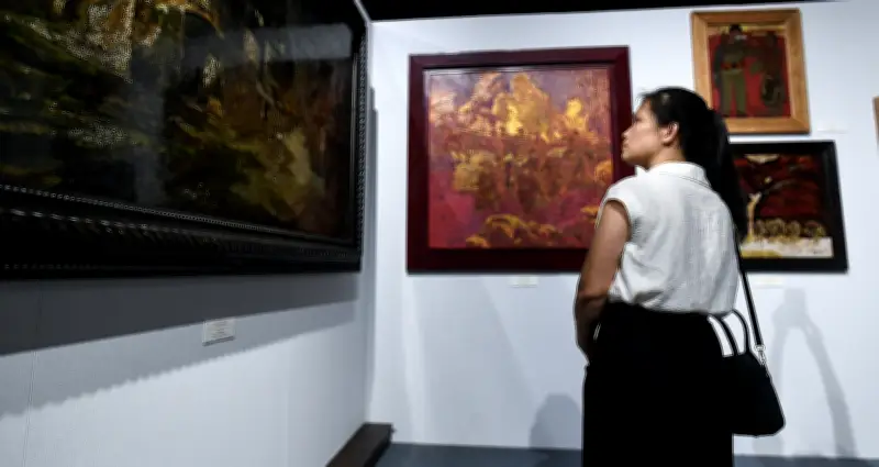 Triển Lãm Sơn Mài: Dấu Ấn Quê Hương, Người Chiến Sĩ Và Sắc Màu Hòa Bình